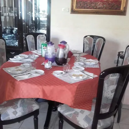 A Casa Di Sonja לינה וארוחת בוקר 3*