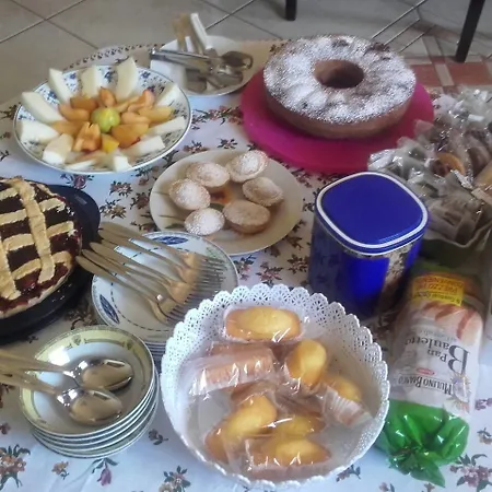 A Casa Di Sonja לינה וארוחת בוקר 3*